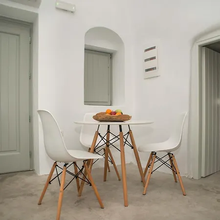 Neso And Thoe Traditional Houses קרטראדוס
