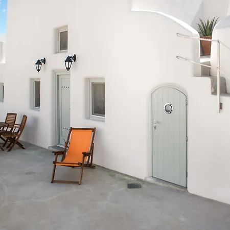 Neso And Thoe Traditional Houses * Karterados (Santorini)